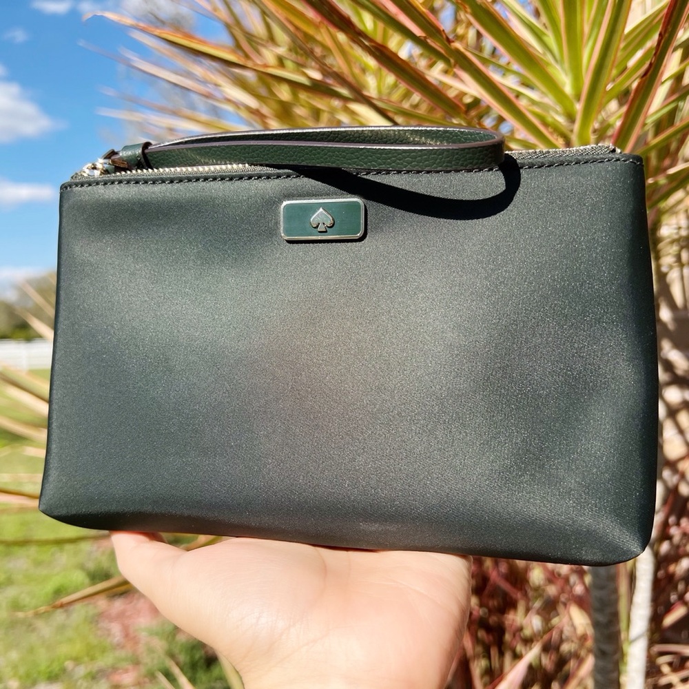 Kate Spade Large Wristlet - Picture 4 of 4